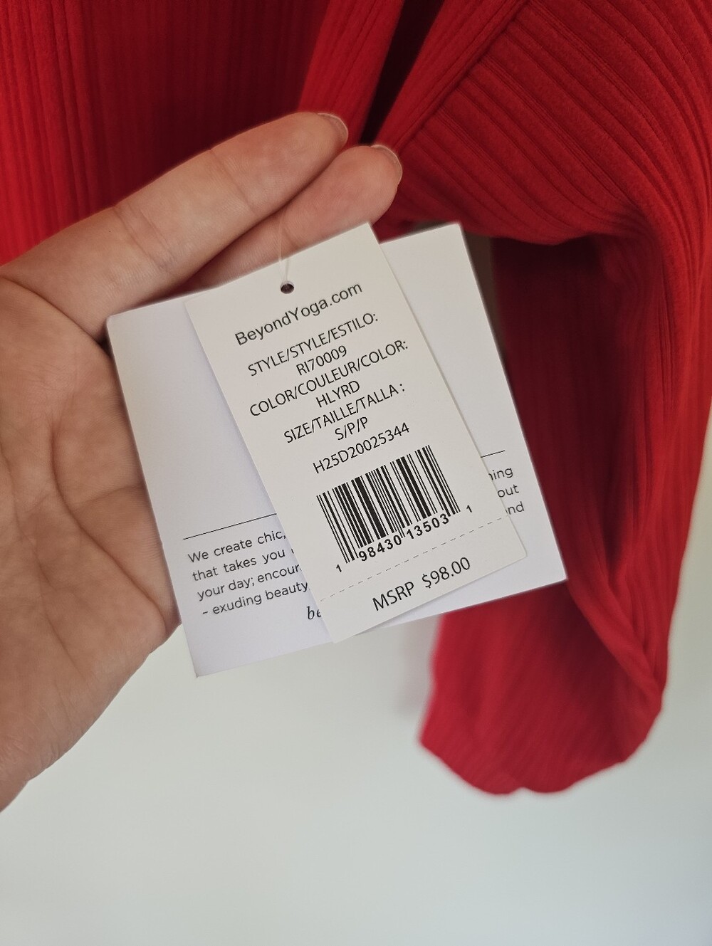 NWT Beyond Yoga Breathe Easy Ribbed Cropped Hoodie in Holly Red - Picture 7 of 9